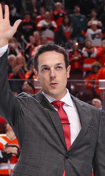 Office space: Former Flyer Briere adjusting to life after hockey (VIDEO)
